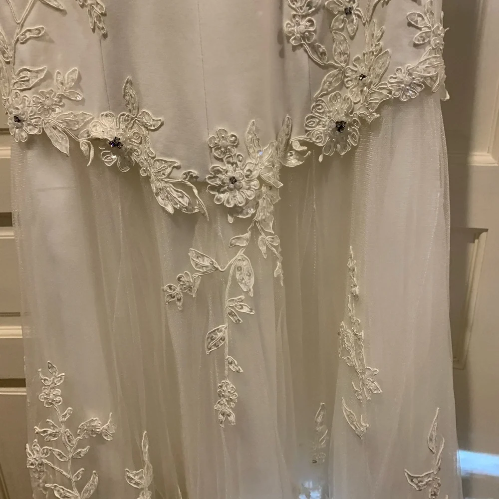 Wedding Dress or Ballgown - Picture 4 of 13